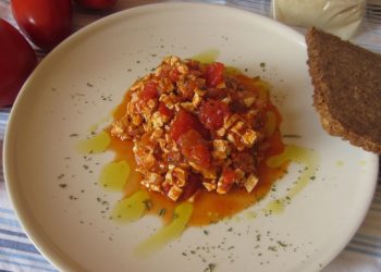 Ragù di tofu saporito