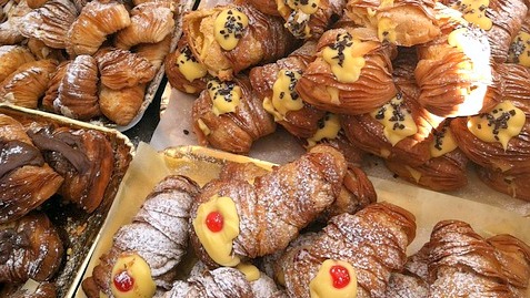 SFOGLIATELLA NAPOLETANA