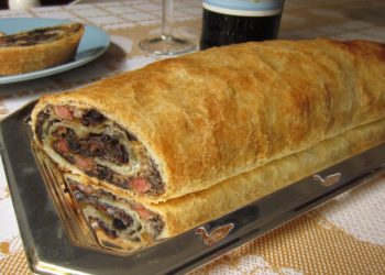 Strudel con funghi secchi e pamcetta affumicata