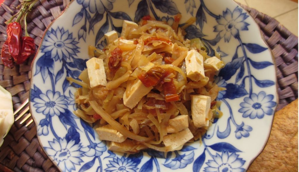 Stufato di cavolo e tofu