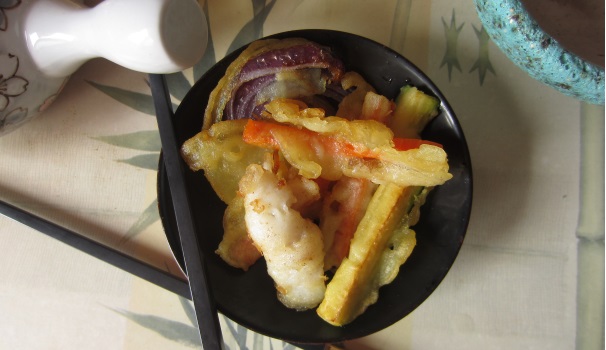 Ed ecco pronta una tempura giapponese croccante e saporita, un piatto sfizioso e perfetto in ogni occasione.