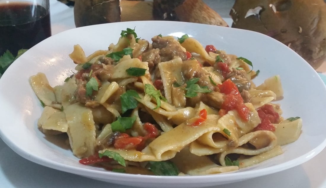 pappardelle ai funghi porcini con salsiccia