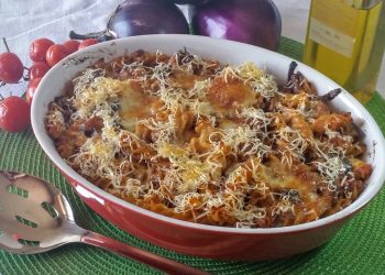 pasta al forno con ragù di maiale e melanzane