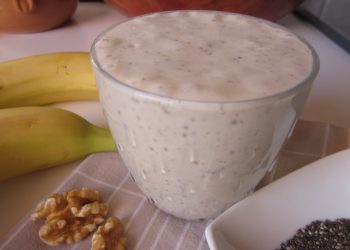 Smoothie con banana e semi di chia cremoso