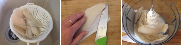 Per preparare le polette di platessa al sugo, come prima cosa dovete lavare bene i filetti di platessa. Poi metteteli su un tagliere e con l’aiuto di un coltello togliete tutta la pelle sottostante. Dopo averli asciugati con un panno metteteli nel frullatore.