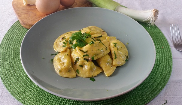 Ed ecco i tortelli porri e patate pronti da mangiare.