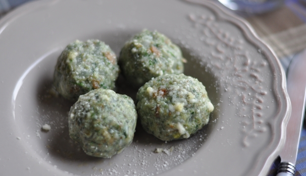 Ed ecco gli gnocchi di pane e biete pronti per essere serviti