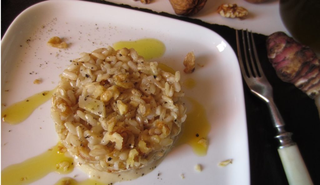 Risotto con topinambur, gorgonzola e noci squisito