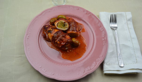 Dopo 25 minuti di cottura in forno a 180 gradi ecco pronti i calamari ripieni al sugo.