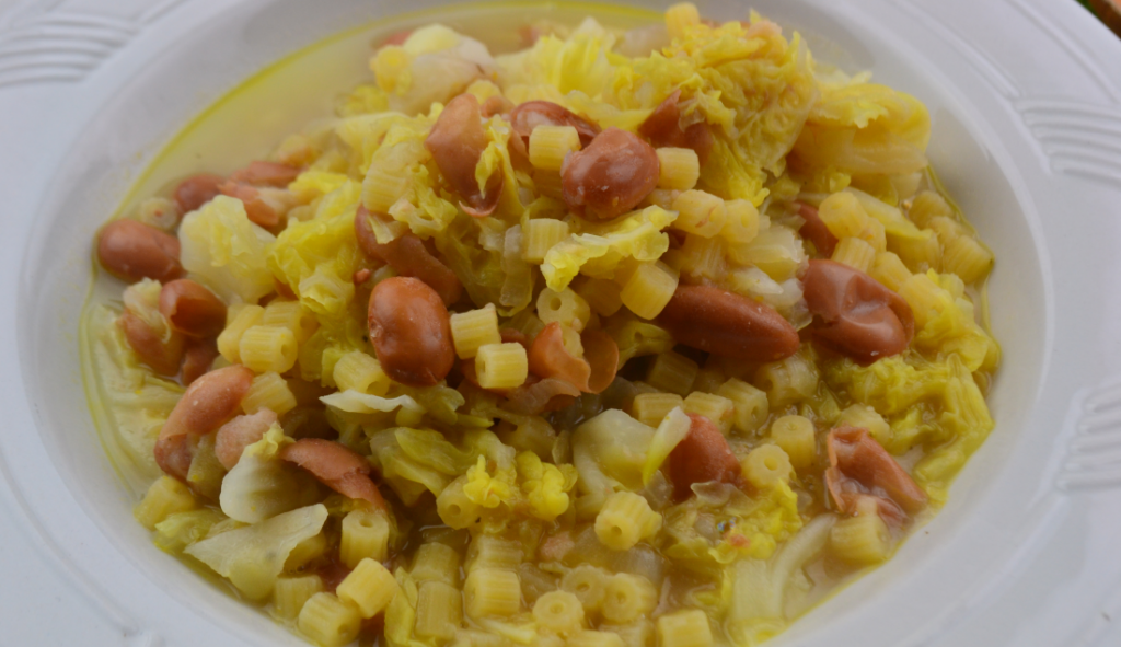 pasta e fagioli con la verza foto principale