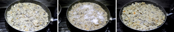 Quando il riso è cotto aggiungete l’olio rimasto e mantecate. Unite il parmigiano grattugiato, mescolate. Il risotto alle castagne è pronto.
