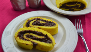 rotolo alla vaniglia ripieno di budino al cioccolato foto principale rotolo alla vaniglia ripieno di budino al cioccolato foto principale