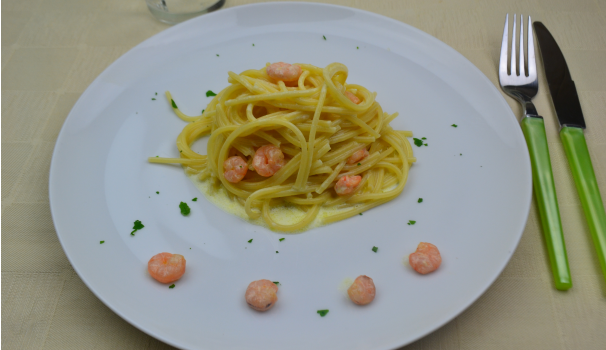 Ecco pronti da portare in tavola i vostri buonissimi spaghetti curry e gamberetti.