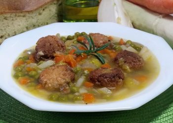 minetra di verdure con polpette di pane