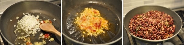 Aggiungete la cipolla e fate saltare tutti gli ingredienti insieme. Unite i fagioli, regolate di sale e pepe e fateli insaporire nel mix di erbe e spezie