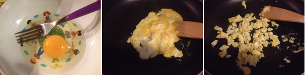 In un piatto sbattete un uovo con un pizzico di sale, fatelo cuocere 2 minuti in una padella e poi rompetelo a piccoli pezzi.