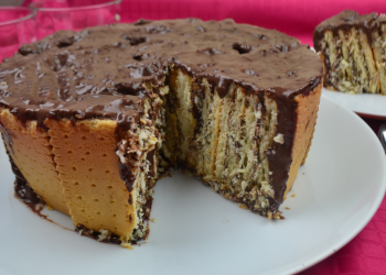 torta di budino e biscotti foto principale