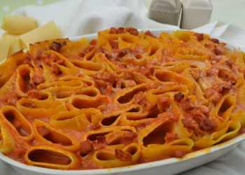 torta di paccheri in piedi foto principale