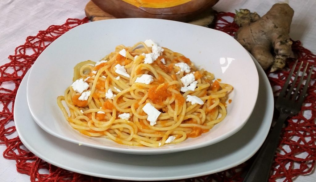 spaghetti con salsa di zucca e zenzero
