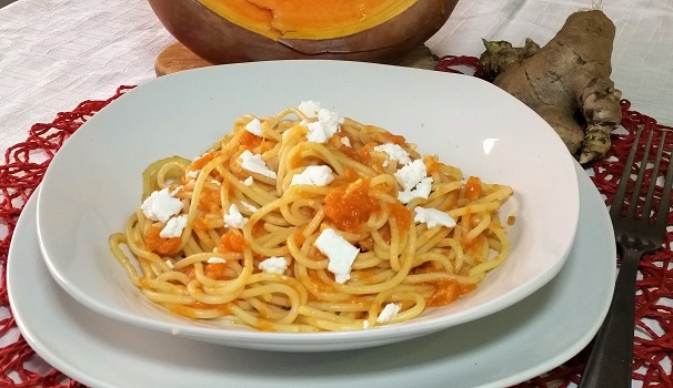 Ed ecco gli spaghetti con zucca e zenzero pronti per essere gustati.