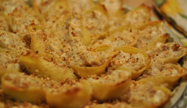 Ed ecco i conchiglioni con cavolfiore e noci pronti per essere portati in tavola!