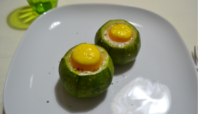 Zucchine ripiene di uova