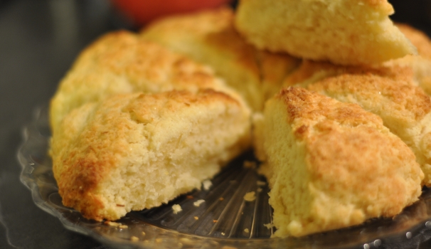 Ed ecco lo scones al limone e cocco pronto per accompagnare il caffè