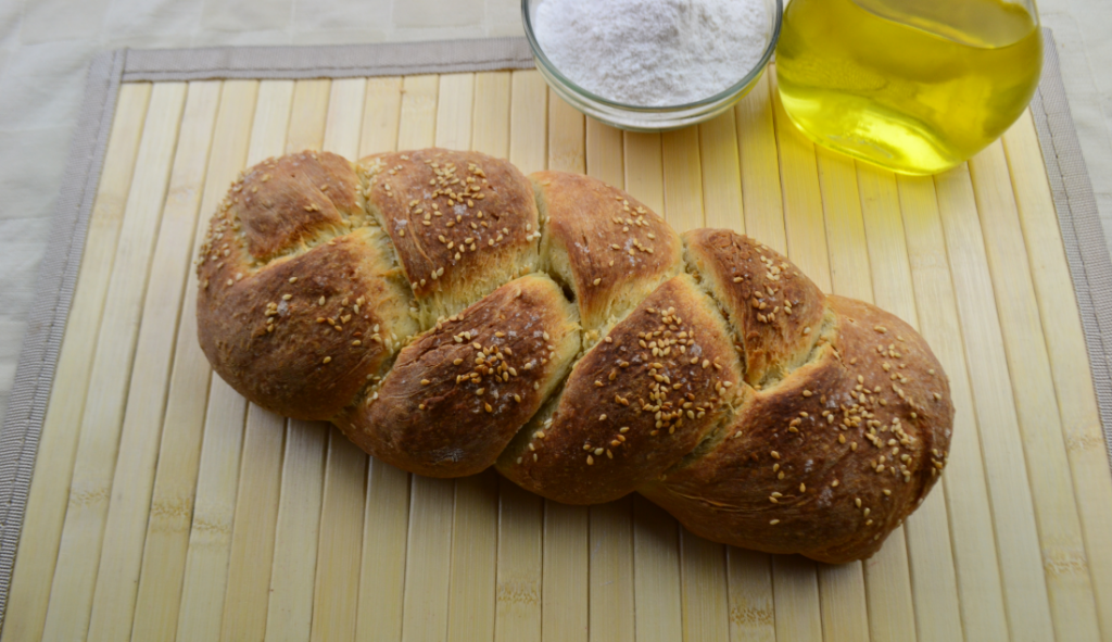 treccia di pane al sesamo foto principale