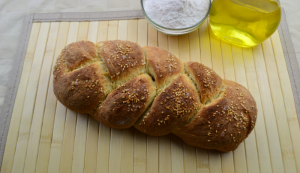 treccia di pane al sesamo foto principale treccia di pane al sesamo foto principale