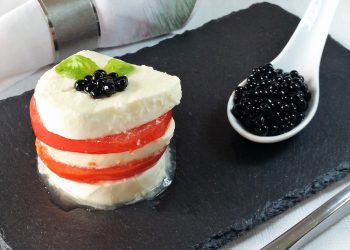 Impiattamento finale: caviale di aceto balsamico