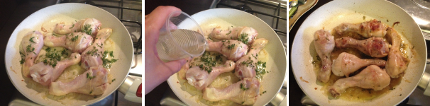 Mettete le cosce di pollo nella padella, aggiungete il sale, il rosmarino ed un bicchiere di vino bianco. Fate rosolare per 30 minuti con in coperchio, dopodiché scoprite la pentola, girate le cosce, fate sfumare con un altro bicchiere di vino bianco e lasciate cuocere ancora per 30 minuti.