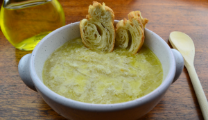 zuppa di cipolle foto fine procedimento zuppa di cipolle foto fine procedimento