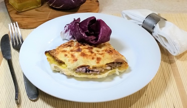 Ecco pronte le crepes con ricotta e radicchio.