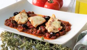 pizzaiola mediterranea di pollo Impiattamento finale: pizzaiola mediterranea di pollo