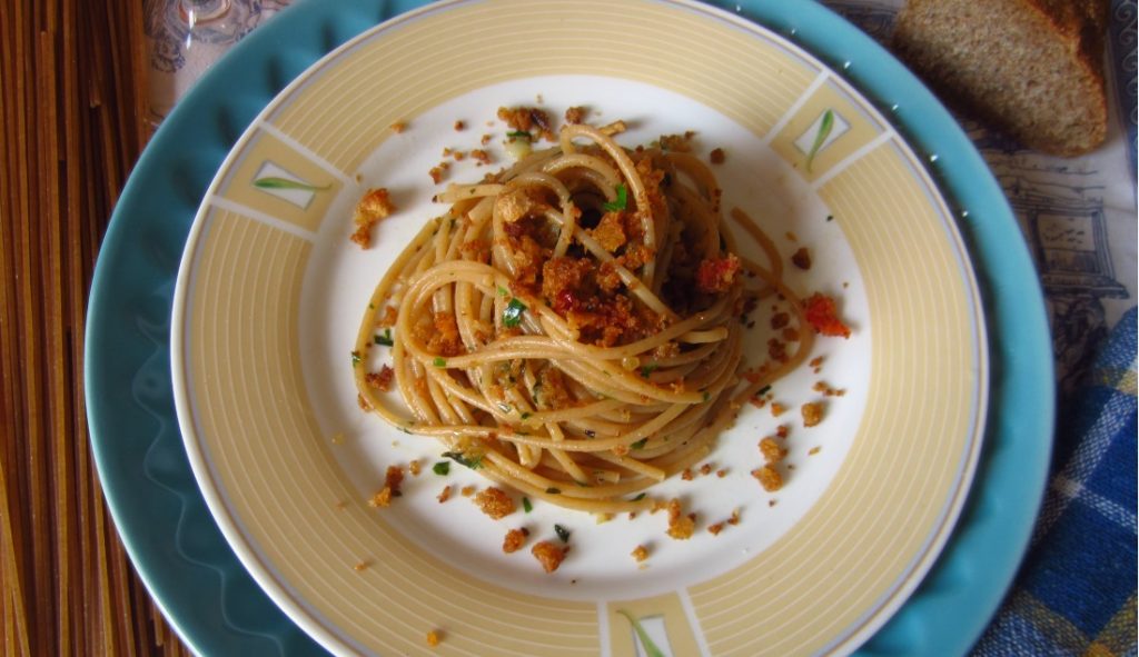 Pasta con mollica