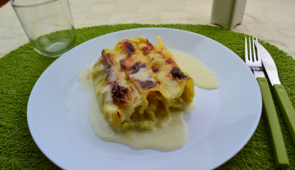 Dopo averli cotti in forno a 180 gradi per 40 minuti, ecco pronti i cannelloni alla verza.