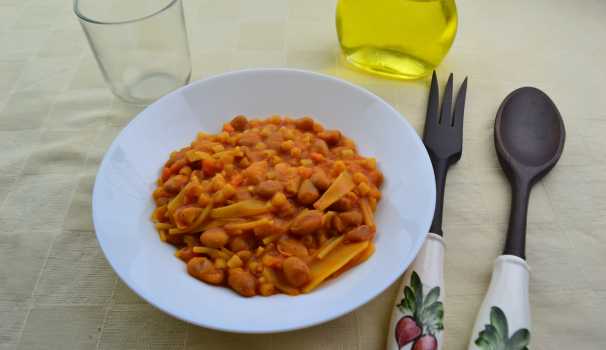 Ed ecco pronta da servire la pasta e fagioli alla napoletana.