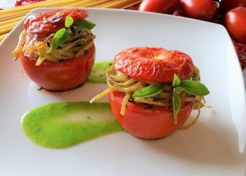 pomodori ripieni di pasta al pesto