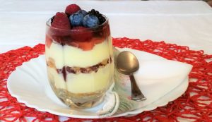 tiramisù ai frutti di bosco Impiattamento finale: tiramisù ai frutti di bosco