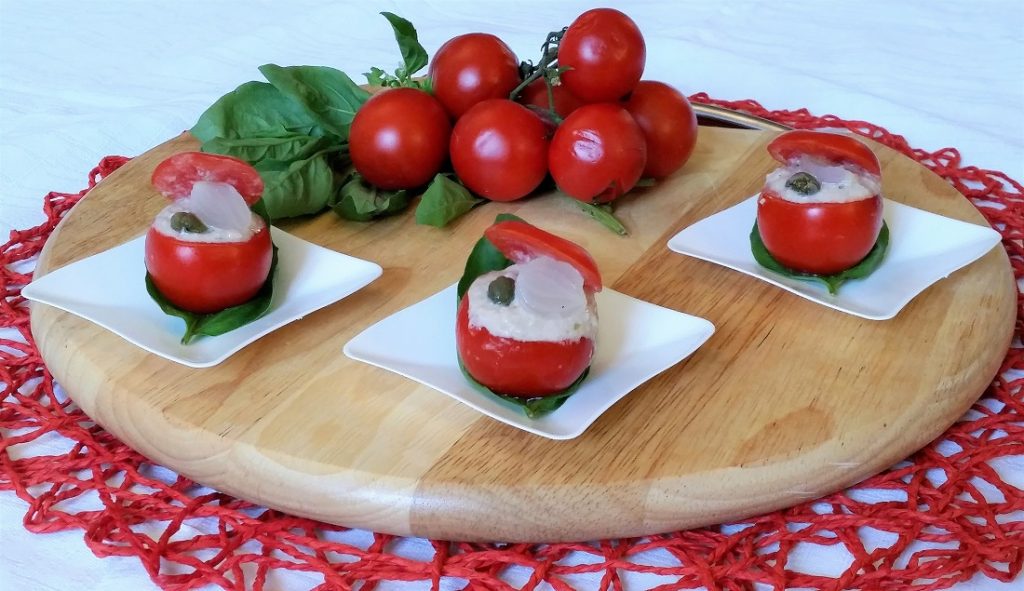 pomodorini ripieni di mousse al tonno