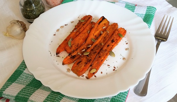 Ed ecco le carote arrosto al cumino profumate e croccanti.