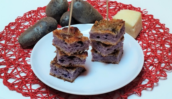 Ed ecco pronta la focaccia di patate viola.