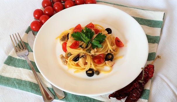 Ecco pronti da servire gli spaghetti con gallinella di mare