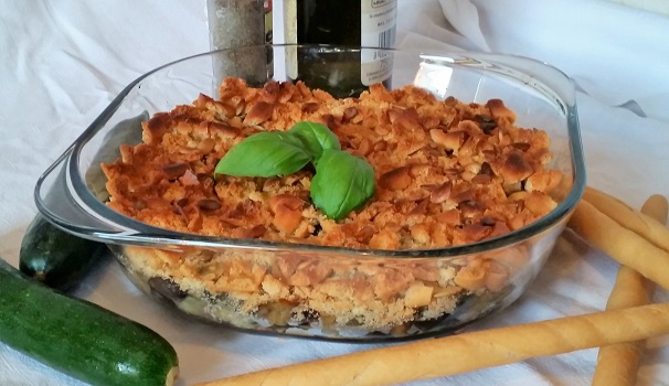 Ed ecco il crumble di zucchine e melanzane pronto per essere gustato.