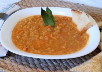 zuppa egiziana di lenticchie rosse