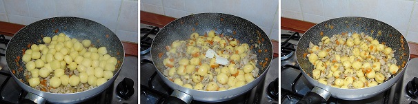 Portate a bollore dell’abbondate acqua salata e cucinate gli gnocchi di patate scolandoli non appena, raggiunto il bollore, saliranno a galla. Trasferite gli gnocchi cotti nella padella con il sugo e saltateli velocemente quindi terminate la mantecatura con una noce di burro e servite ben caldi.