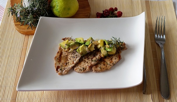 Ecco pronto da gustare il carpaccio di lonza al limone grigliato.