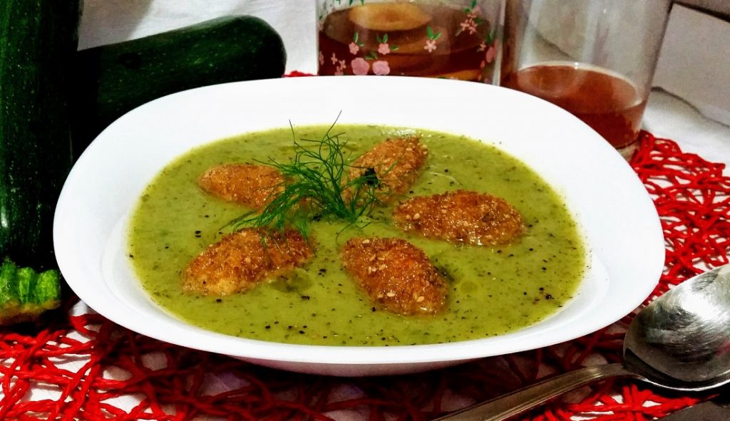 vellutata di zucchine all’anice con polpette di salmone