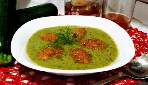 vellutata di zucchine all’anice con polpette di salmone vellutata di zucchine all’anice con polpette di salmone