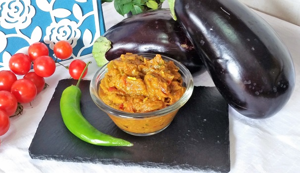 Il baingan ka bharta è pronto da gustare. Il baingan ka bharta è pronto da gustare.